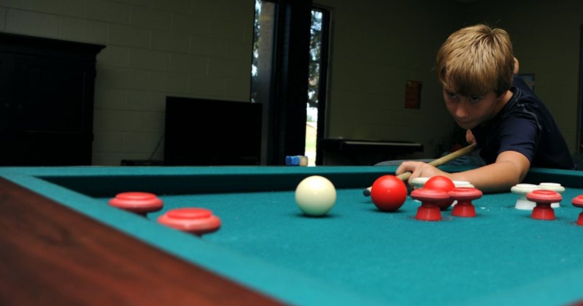 how to set up a bumper pool table