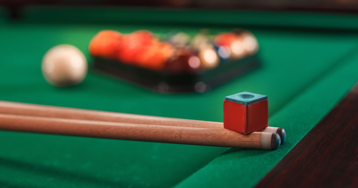 Why players should clean the pool cue shaft