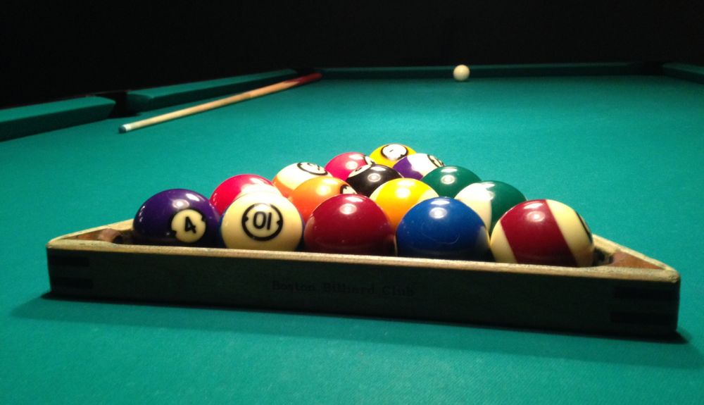 rack the pool balls