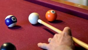 How to hold a pool stick properly - Pearsoncues