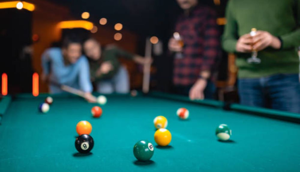 A Beginner's Guide to Playing Pool: The 6 Things You Should Know