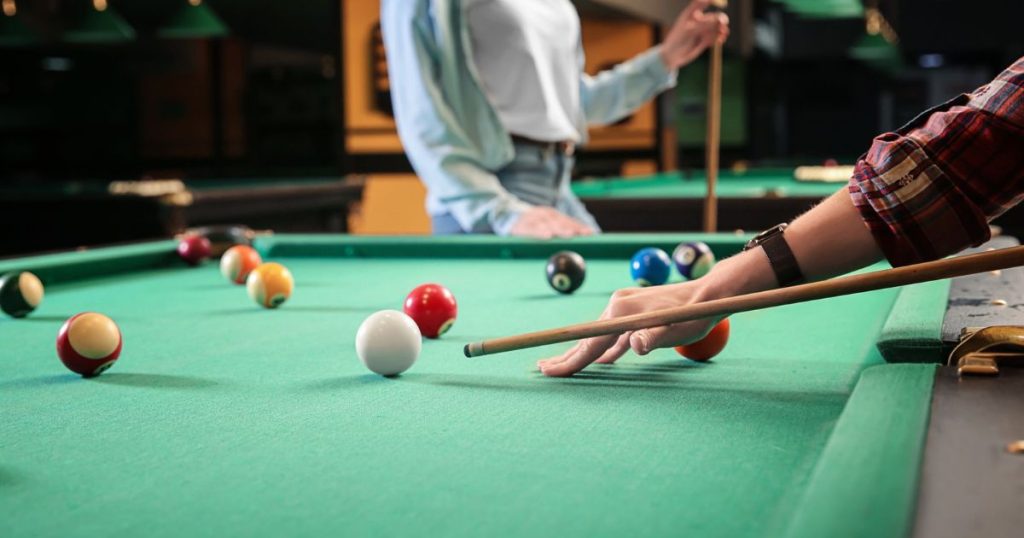5 Best Pool Cues For The Money (2024 Buyer’s Guide)
