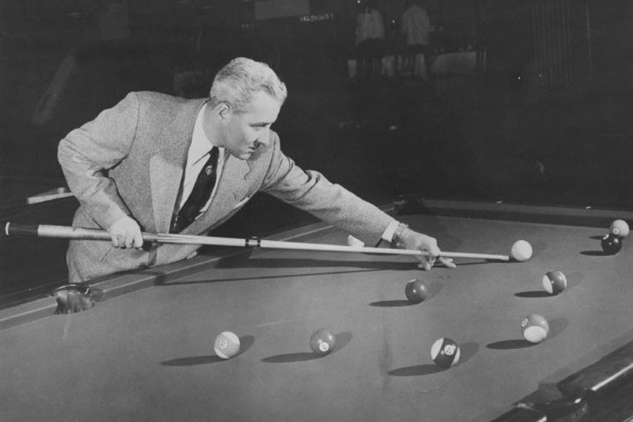 A pool match in the mid-20th century. 